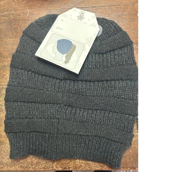 WOMENS KNIT BEANIE HAT SET OF 3 NEW WITH TAGS LADIES ACCESSORIES WINTER HATS - Picture 2 of 4